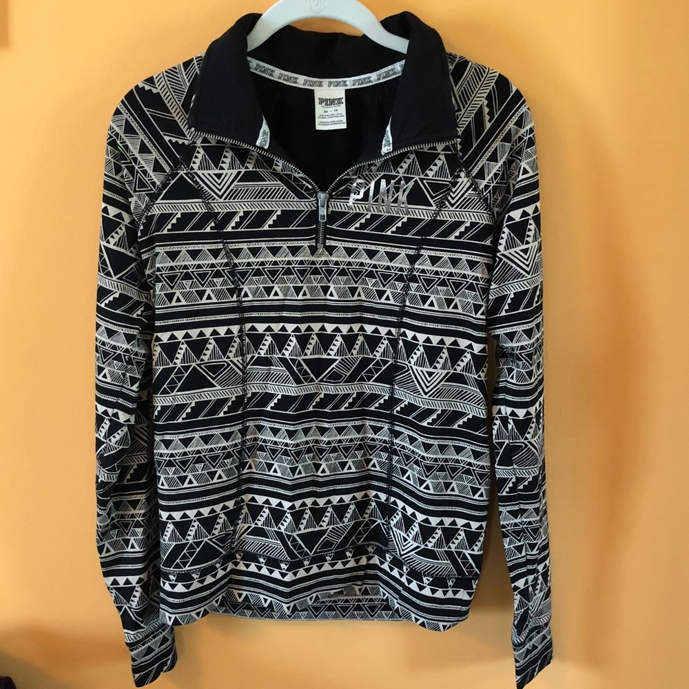 Geometric patterned quarter zip